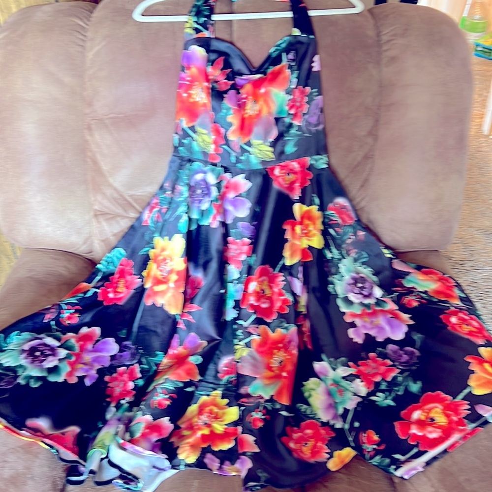 Beautiful summer halter dress size S/M
